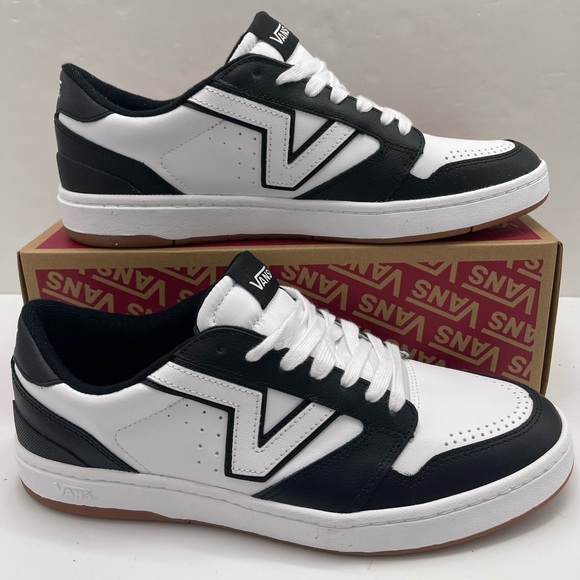 Vans Men's Classic Lowland 2.02-Tone Black/WhiteVN000D6RBA2 Sneakers Skate